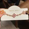 Pulsera Hueca de Flor con Circonitas Estilo Francés con un Diseño Versátil, Pulsera Personalizada con un Toque de Lujo Ligero y Sensación de Alta Gama, Joyería de Mano Elegante al por Mayor