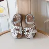 Novas Sandálias Infantis 2026 Verão Confortáveis Fashion Simples Sapatos de Praia para Meninas Sapatos Infantis Princesa Pérola Laço