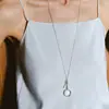 Collar Colgante de Llave Lupa para Mujer, Diseño de Nicho de Lujo Ligero con un Toque de Alta Gama, Cadena Larga para Suéter Estilo Vintage Old Money