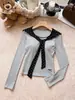 7019# Camiseta de Manga Larga Elegante y Única con Cuello Azul Marino Bordado de Lunares para Mujer Capa Interior Otoño/Invierno con Almohadillas para Sujetador Integradas Top Base