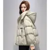 Ropa de Algodón de Invierno para Mujer 2026 Nuevo Estilo Engrosado Cálido con Capucha Abrigo de Algodón Corto Holgado Persona Pequeña Abrigo Tipo Pan Ropa de Abrigo