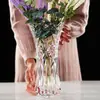 Venda direta da fábrica de origem: Vaso de vidro cristal espesso estilo europeu de luxo leve, ornamento de mesa simples estilo ins para flores pequenas