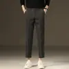 Ropa de Hombre Fengshe / Invierno 2026 Acolchado de Felpa Gruesa Casual para Hombre Pantalones Vaqueros de Lana para Hombre Pantalones Largos Cálidos Pantalones de Nueve Puntos