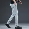 2026 Nuevo Estilo Jeans Skinny Ajustados para Hombre con Forro de Polar Pantalones Casuales Elásticos de Invierno Estilo Moderno Otoño e Invierno