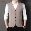 Colete de Tricô Masculino 2025 Outono/Inverno Novo Cor Sólida Versátil Jacquard Slim Fit Colete para Pai Colete de Lã de Inverno