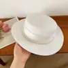 Sombrero de Paja Hueco Estilo Old Money para Mujer, Sombrero de Playa de Verano, Vacaciones en la Playa, Estilo Británico, Elegante, Sombrero de Copa Plana que Adelgaza el Rostro
