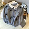 Cárdigan Suéter con Lazo y Cuello de Encaje, Nuevo Estilo Otoñal, Dulce, Suave, Delicado, Rejuvenecedor, Top Casual para Mujer