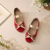 Sapatos de princesa de veludo com sola macia para meninas, calçados formais de outono e inverno para daminhas, sapatos Mary Jane com velcro e laço
