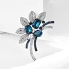 Nuevo Broche de Cinco Hojas para Mujer, Elegante Broche de Cristal, Pin Versátil, Accesorio de Diseño de Nicho