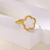 Anel de flor de cinco pétalas em aço inoxidável mais vendido internacionalmente, anel de ouro 18k que não desbota, joias florais femininas no atacado, fresco e elegante