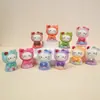 Pingente Acessório Fofo de Gato Kt com Capuz, Figura de Brinquedo Giratória, Decoração de Mesa, Acessório para Sapato Crocs, Caixa Surpresa da Moda