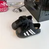Zapatos Deportivos Infantiles 2026 Otoño Nuevos Punta de Concha Zapatos de Skate para Niños Ligeros Estilo Coreano Zapatos para Niñas Zapatos Casuales Versátil