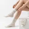 Meias Finas e Confortáveis para Primavera e Verão com Estampa Floral Pequena, Elásticas, Jovens e Fofas, Meias de Cano Médio, Versáteis, Modernas e Duráveis para Mulheres