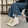 Botas Martin de Tacón Alto con Punta y Lazo de Cuero para Otoño e Invierno, Estilo Maduro y Estable, Combinadas con Pantalones de Pierna Ancha