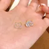 Brincos Quadrados de Cobre com Zircônia Inlay 2026 Novo Estilo Blingbling, Exquisitos e Elegantes, Adequados para Camadas Diárias, Brincos de Alta Qualidade