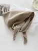 Lenço Pequeno de Tricô Triângulo Cor Pura Ins para Mulheres Outono e Inverno Estilo K Versátil Protetor de Pescoço Decorativo Cachecol de Pescoço Quente e na Moda
