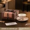 Conjunto retrô e elegante de xícara e pires para café, xícaras de chá e copos de água de cerâmica para uso doméstico, canecas estilosas para chá da tarde