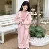 Conjunto Casual de Otoño para Niñas 2026 Nuevo Estilo Niños Medianos y Grandes Estilo Coreano Sudadera con Adorno de Encaje Pantalones de Pierna Ancha Conjunto de Dos Piezas Moderno