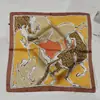 Pañuelo cuadrado estampado de leopardo bufanda coreana femenina de seda versátil pañuelo para el pelo bufanda retro flor de anacardo pañuelo cuadrado pequeño venta al por mayor