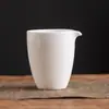 Procesamiento de Logo Personalizado Taza de Porcelana Blanca para Infusión con Asa Lateral, Recipiente de Cerámica para Compartir Té, Taza para Infusión para Distribución Uniforme del Té