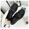 Zapatos de otoño estilo páramo de un solo color, nuevos zapatos de cuero para mujer estilo británico 2026, mocasines casuales versátiles cómodos de suela blanda para mujer