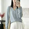 Cárdigan de punto imitation de alta gama estilo francés para mujer, suéter fino de cuello en V, chaqueta petite, top transpirable protector solar