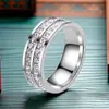 Anel Quadrado com Diamantes de Fileira Dupla Transfronteiriço para Mulheres, Estilo Ins de Luxo Leve, Anel de Aço Titânio Nicho Céu Estrelado, Anel de Aço Titânio Não Desbota