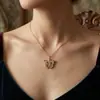 Nueva Moda Europea y Americana Joyería, Metal Incrustado con Diamantes, Colgante Collar Caja de Fotos Abrible con Forma de Mariposa y Corazón, Elegante y Sencillo