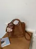 Bolso de Mano Retro de Gamuza y Felpa de Alta Gama Transfronterizo Tipo Cubo para Mujer Moda Nueva Otoño/Invierno 2026 Bolso de Hombro Único Cruzado