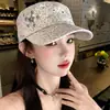 Gorra de hípica de ala plana con estampado de leopardo y remaches tachonados, gorra de vendedor de periódicos vintage desgastada de alta gama, gorra de mujer moderna y única