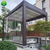 Pavilhão de Jardim Externo em Liga de Alumínio com Teto de Palhetas Elétrico Articulado e Portas de Vidro Dobráveis para Varanda de Villa