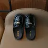 Zapatos de Cuero Estilo Británico de Suela Gruesa de Moda 2025 Nuevos Zapatos de Mocasín Negros con Tacón Grueso para Mujer Slip-On