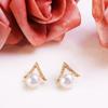 Pendientes de perla en polvo raspado Zhuji de agua dulce triángulo full diamond regalo para niñas pendientes de perla joyería pequeña al por mayor generación