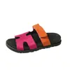 Pantuflas de comercio exterior para mujer, nuevo estilo 2025, diseño color block, casual y versátil, suela gruesa, con correas de velcro, sandalias de playa de moda