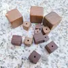 Xu artesanía ala de pollo Madera cubo de madera maciza Cuadrado pequeño bloque de madera cuentas pulsera pendientes pendientes accesorios de joyería