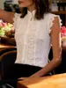 Camisa sin mangas de encaje con cuello alto para mujer, top chaleco de encaje calado vintage, blusa de corte ajustado con pliegues y un solo botón