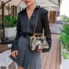 Bolsa Quadrada Pequena Vintage Bordada Estilo Chinês Tendência Nacional Bolsa Transversal Portátil Bolsa Casual Estilo Étnico Cheongsam Bolsa Pinça em Formato de Lábio