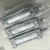 Cilindro de Bloqueo SMC Japón MDBB63-125Z Doble Efecto Varilla Única Nuevo Diámetro 63mm