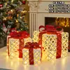 Decoración navideña arte en hierro caja de regalo luminosa juego de tres piezas adorno de exhibición arreglo de escena de árbol de Navidad