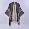 Venta al por mayor de fábrica nuevo chal bufanda de otoño e invierno nuevo comercio exterior jacquard borla capa tejida retro étnica capa