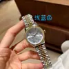 Directo del fabricante, modelo nuevo como se ve en Xiaohongshu, reloj para mujer con incrustaciones completas de diamantes, rojo rosado, pitahaya, azul hielo picado, correa de acero, reloj de alta gama para mujer