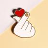 Accesorios de gesto de amor accesorios de joyería de aleación de personalidad simple aretes de corazón de doble cara colgante colgante de pulsera DIY