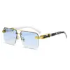 Gafas de Sol Estilo Nuevo, Cuadradas de Moda con Media Montura, Varillas Cortadas en Diamante y Decoración Floral, Gafas de Sol Doradas para Venta al por Mayor Transfronteriza