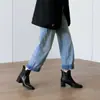 Botas Chelsea Vintage de Couro Trançado Estilo Britânico Bico Quadrado Simples Salto Alto Botas de Cano Curto Femininas Elegantes Salto Grosso Botas Forradas com Lã