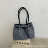 Bolso tote de estilo coreano de nicho a rayas y lunares para mujer, nueva colección otoño 2026, gran capacidad, casual y adecuado para ir al trabajo, bolso de hombro