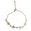 Pulsera Minimalista Fresca y Elegante de Zirconia con Diseño de Pétalo Hueco, Elegante y Lujosa, Versátil con un Toque de Alta Gama, Joyería Súper de Ensueño al por Mayor