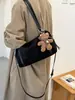 Bolso tipo almohada simple de felpa y gamuza europeo y americano, bolso de hombro individual de gran capacidad casual Ins, bolso de mano de diseño retro simple