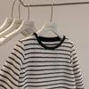 Consigue sin esfuerzo un look a la moda con la Camiseta de Punto Elegante de Manga Corta con Cuello Redondo Inspirada en Chanel, Estilo Nuevo Verano 2026 para Mujer
