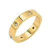 Anillo Personalizado de Acero de Titanio para Hombres y Mujeres Europeos y Americanos, Versión Ancha y Estrecha, con Diamantes Alrededor de la Circunferencia, Estilo Sin Género, Anillo de Oro de 18 Quilates, Joyería de Mano, Listo para la Venta