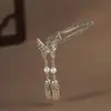 Accesorio Elegante de Gama Alta para el Cabello, Lujo Ligero y Tocado Versátil, Nuevo Estilo Chino Mariposa Borla Pinza Lateral con Pedrería, Moderna Pinza de Pato